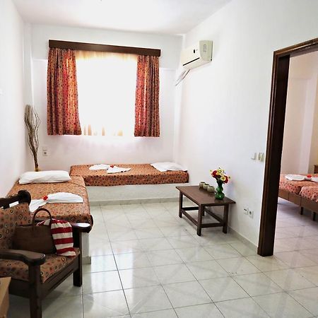 Maritime Hotel Apartments Petaloudes ภายนอก รูปภาพ