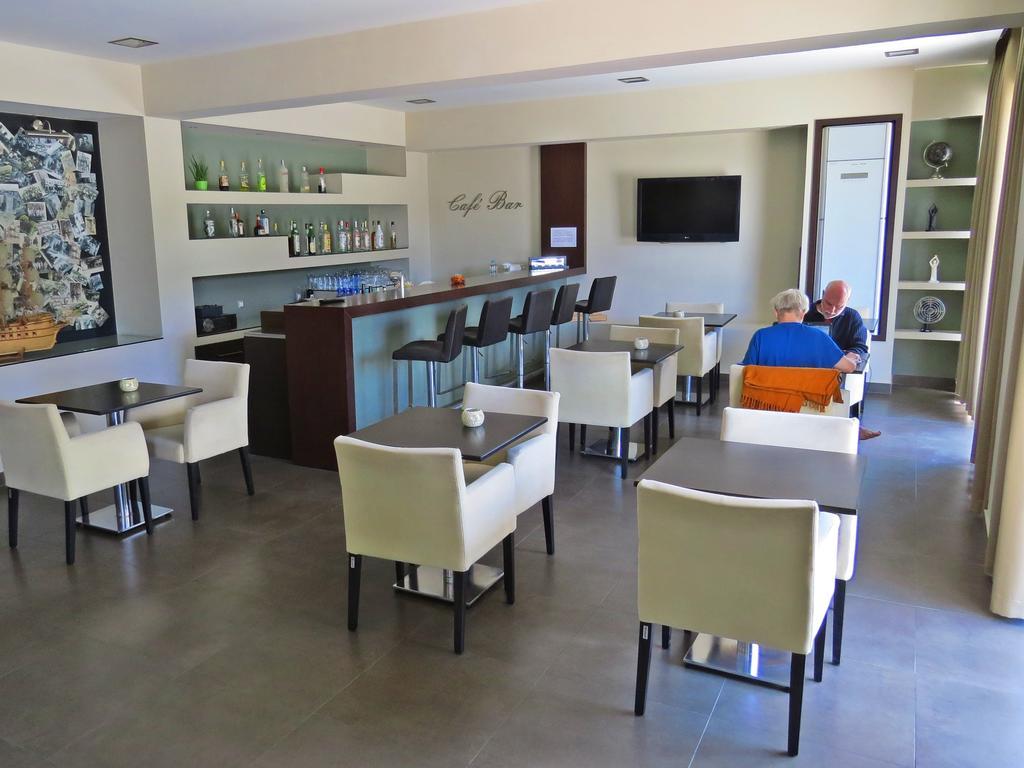 Maritime Hotel Apartments Petaloudes ภายนอก รูปภาพ