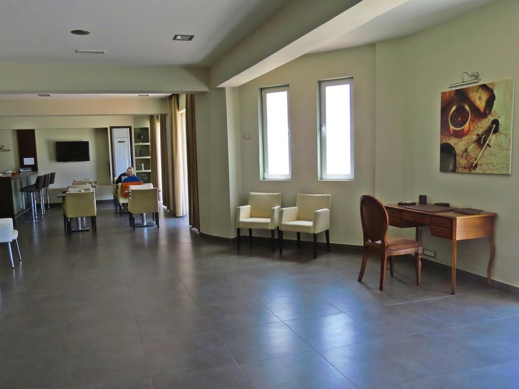 Maritime Hotel Apartments Petaloudes ภายนอก รูปภาพ