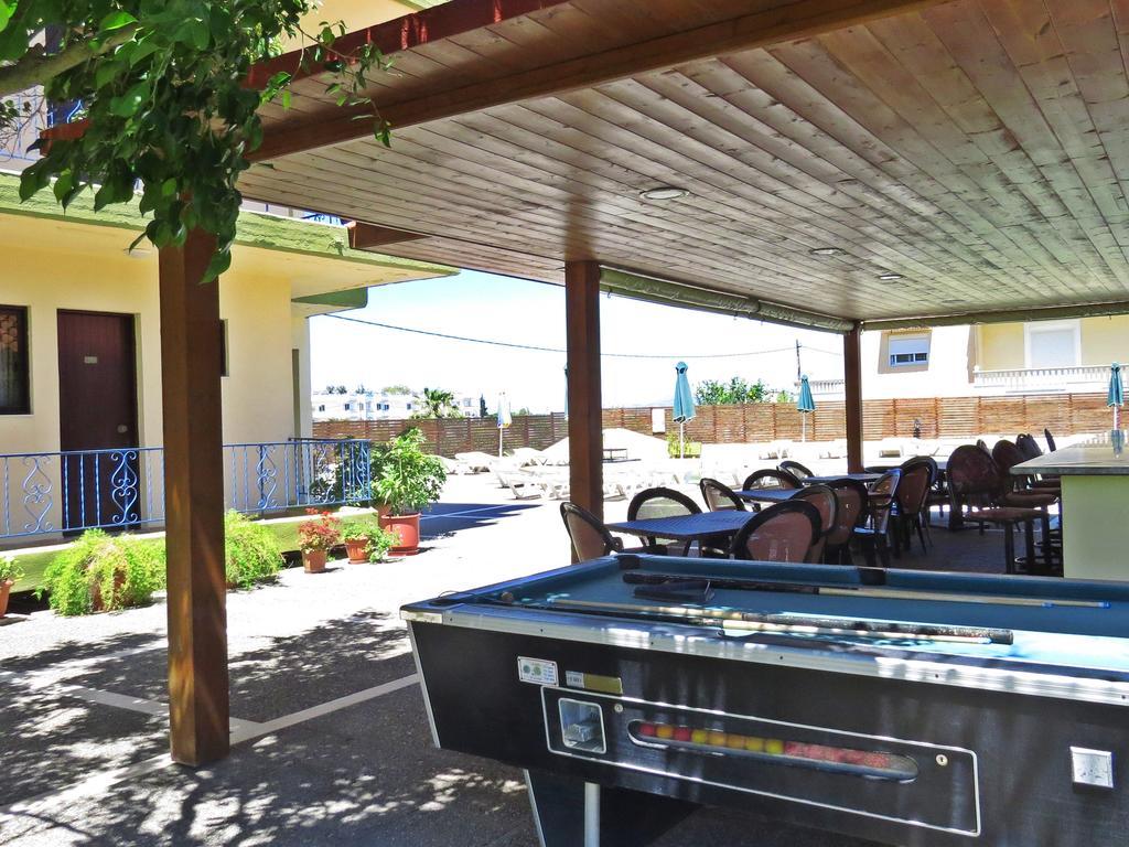 Maritime Hotel Apartments Petaloudes ภายนอก รูปภาพ