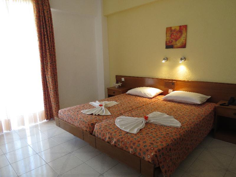 Maritime Hotel Apartments Petaloudes ภายนอก รูปภาพ