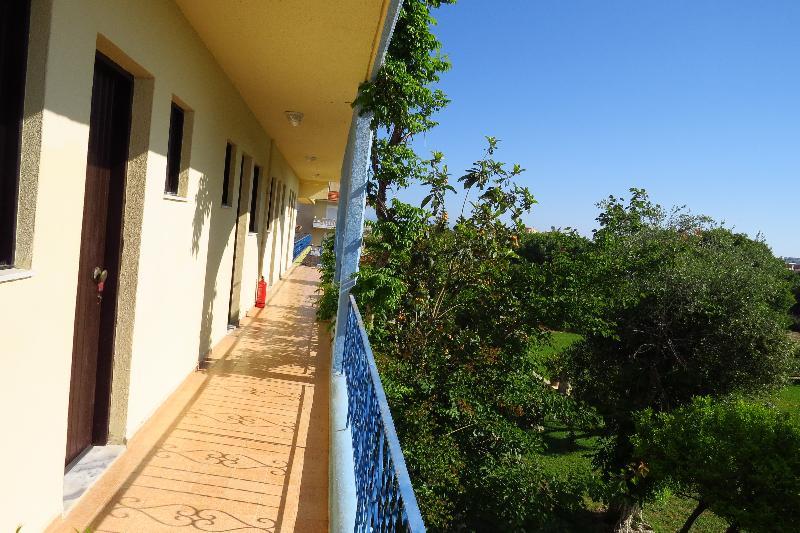 Maritime Hotel Apartments Petaloudes ภายนอก รูปภาพ