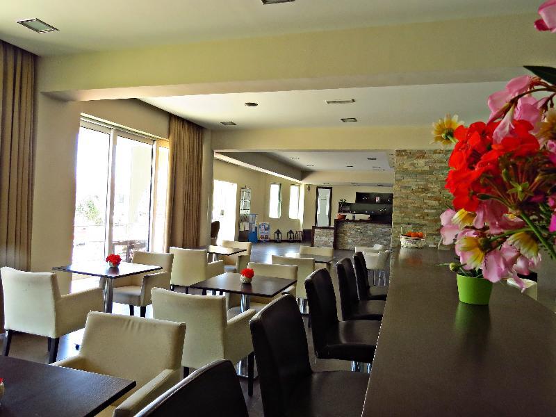 Maritime Hotel Apartments Petaloudes ภายนอก รูปภาพ