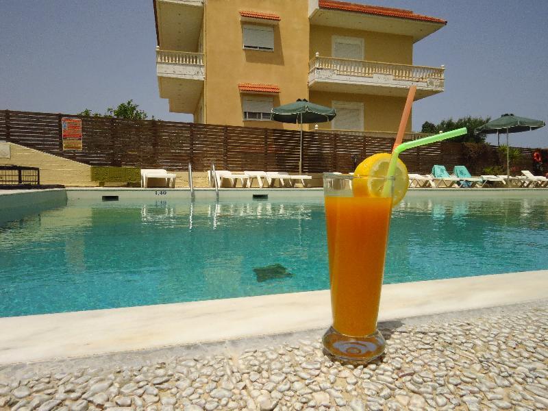 Maritime Hotel Apartments Petaloudes ภายนอก รูปภาพ