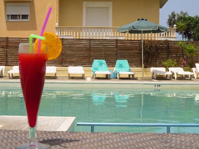 Maritime Hotel Apartments Petaloudes ภายนอก รูปภาพ