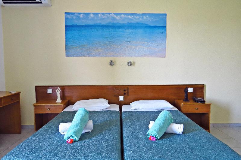 Maritime Hotel Apartments Petaloudes ภายนอก รูปภาพ