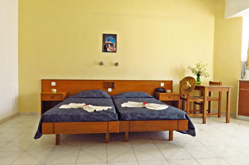 Maritime Hotel Apartments Petaloudes ภายนอก รูปภาพ