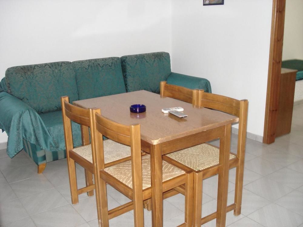 Maritime Hotel Apartments Petaloudes ภายนอก รูปภาพ