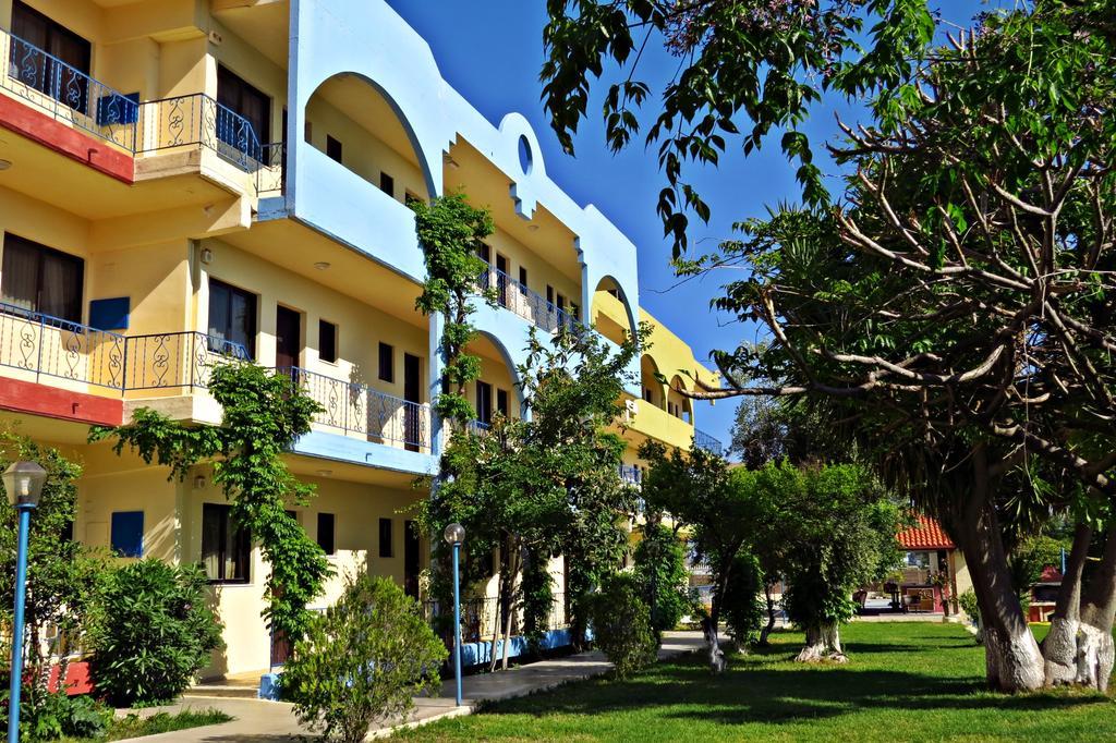 Maritime Hotel Apartments Petaloudes ภายนอก รูปภาพ