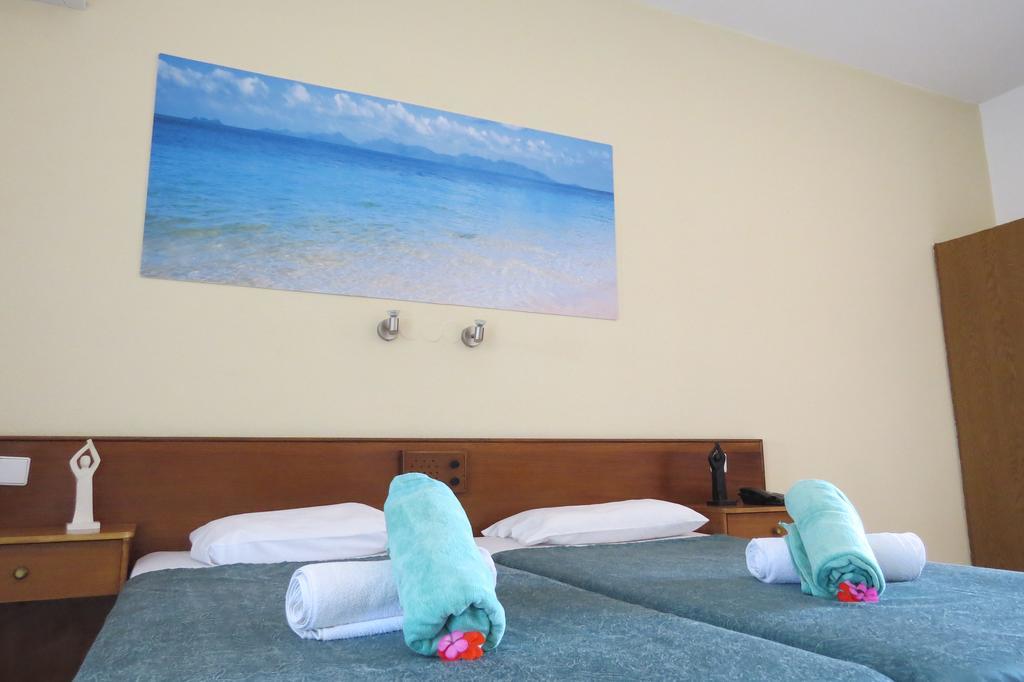 Maritime Hotel Apartments Petaloudes ภายนอก รูปภาพ
