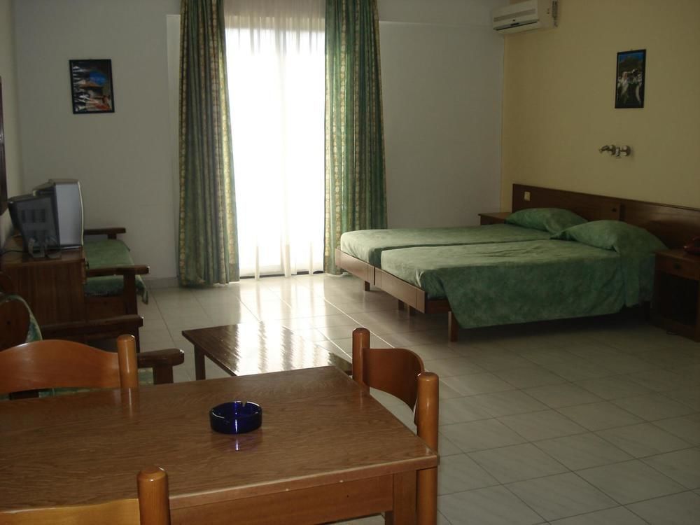Maritime Hotel Apartments Petaloudes ภายนอก รูปภาพ